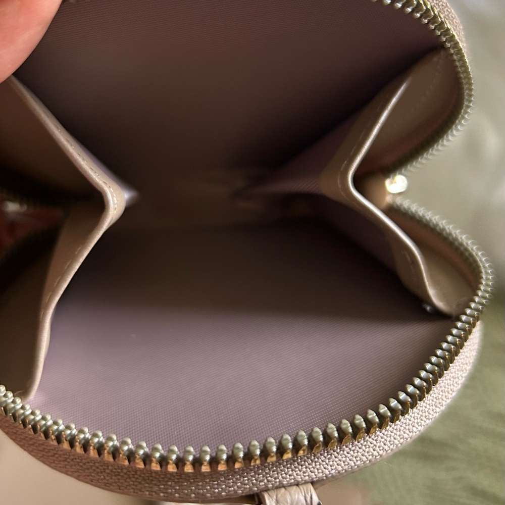 NWT Alyssa Convertible Crossbody Bag with Round Coin Pouch - Taupe - Picture 5 of 6